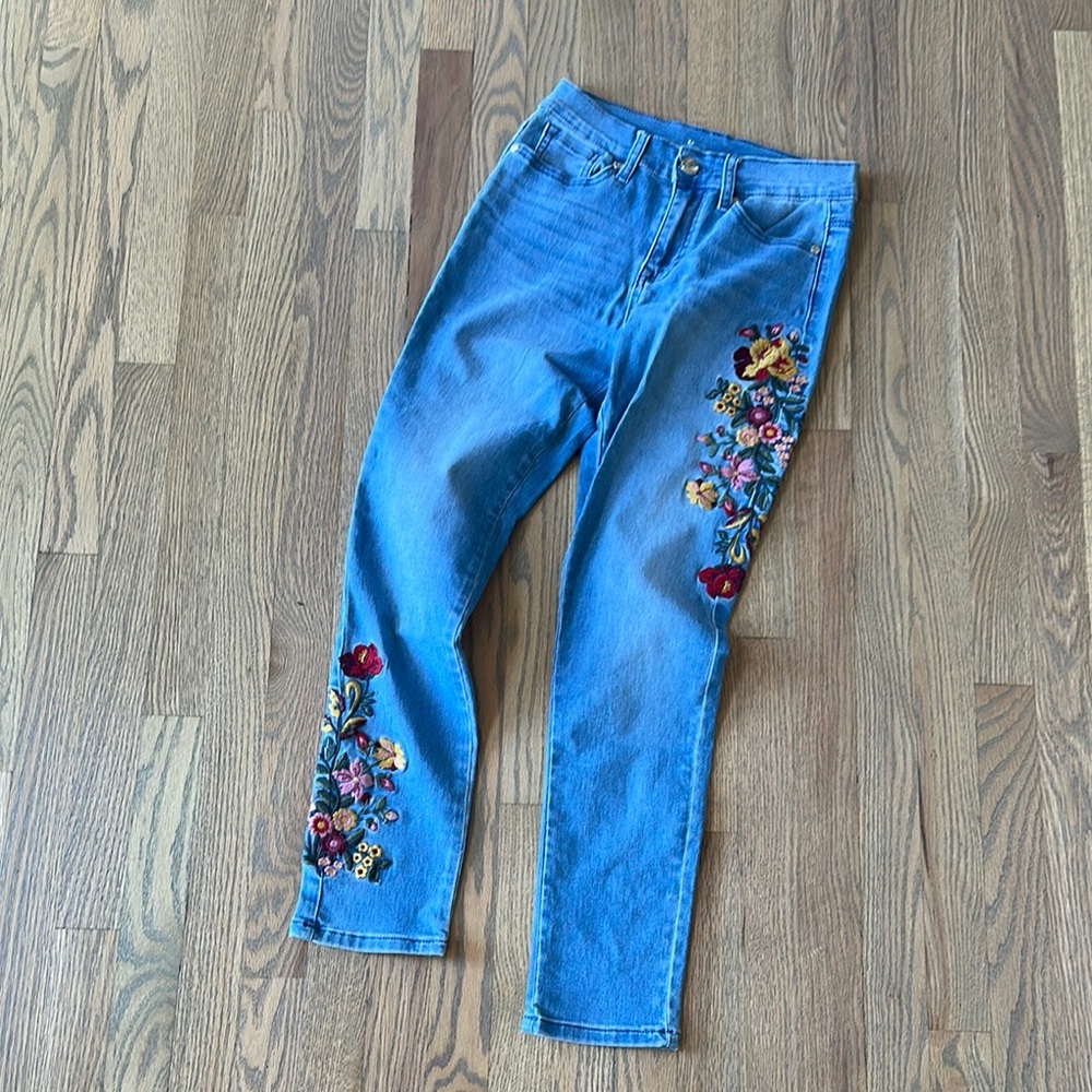 DG2 Embroidered Blue Jeans (J4)